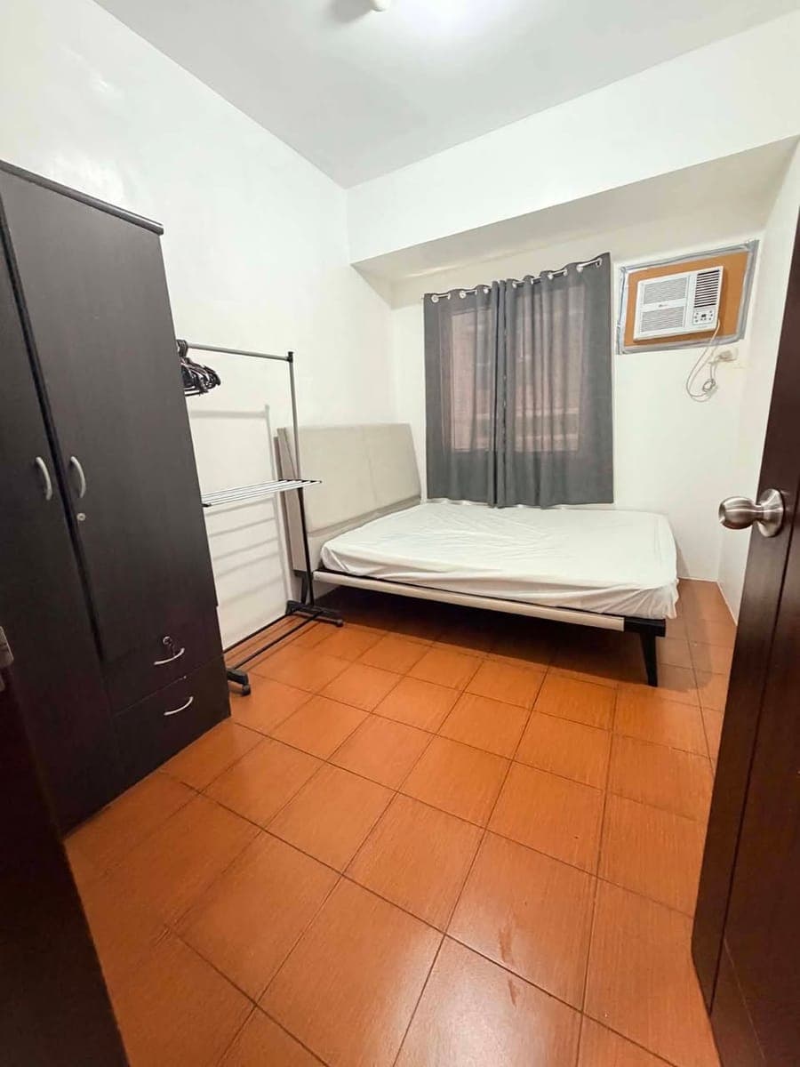 For rent 2br fully furnished Pioneer woodlands condominium. - photo 2