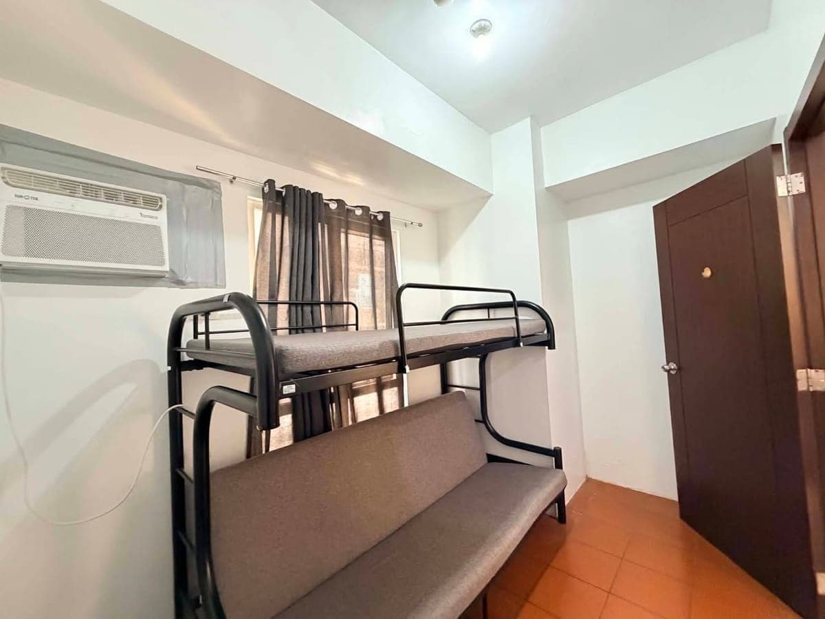 For rent 2br fully furnished Pioneer woodlands condominium. - photo 4