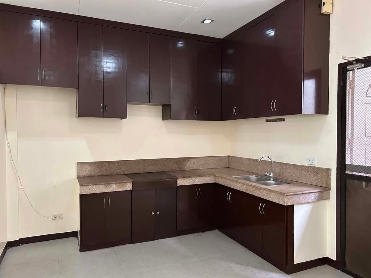 🏡𝗧𝗼𝘄𝗻𝗵𝗼𝘂𝘀𝗲 𝗳𝗼𝗿 𝗥𝗲𝗻𝘁  🏡(𝗨𝗡𝗙𝗨𝗥𝗡𝗜𝗦𝗛𝗘𝗗) - photo 2