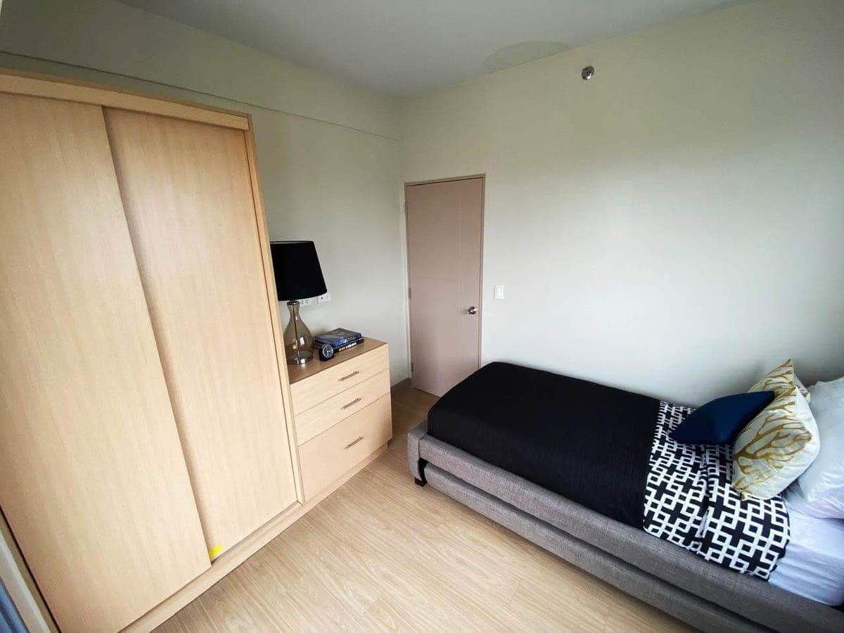 Condominium for Rent P35,000 - photo 5