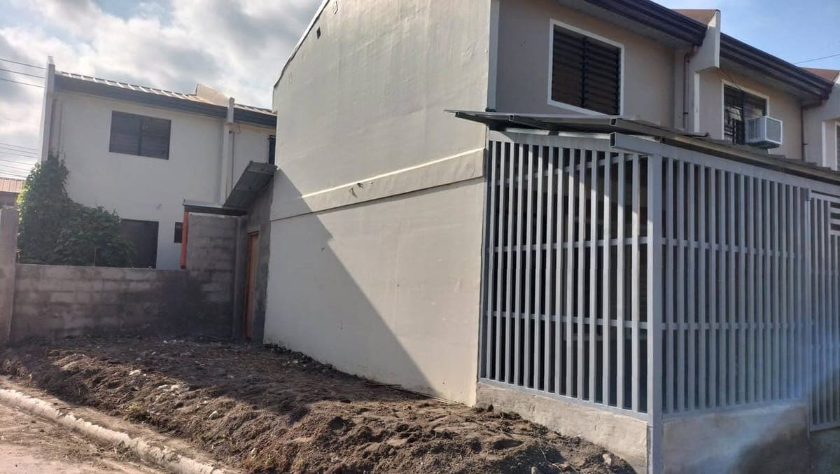 House for Rent townhouse deca talomo - photo 2