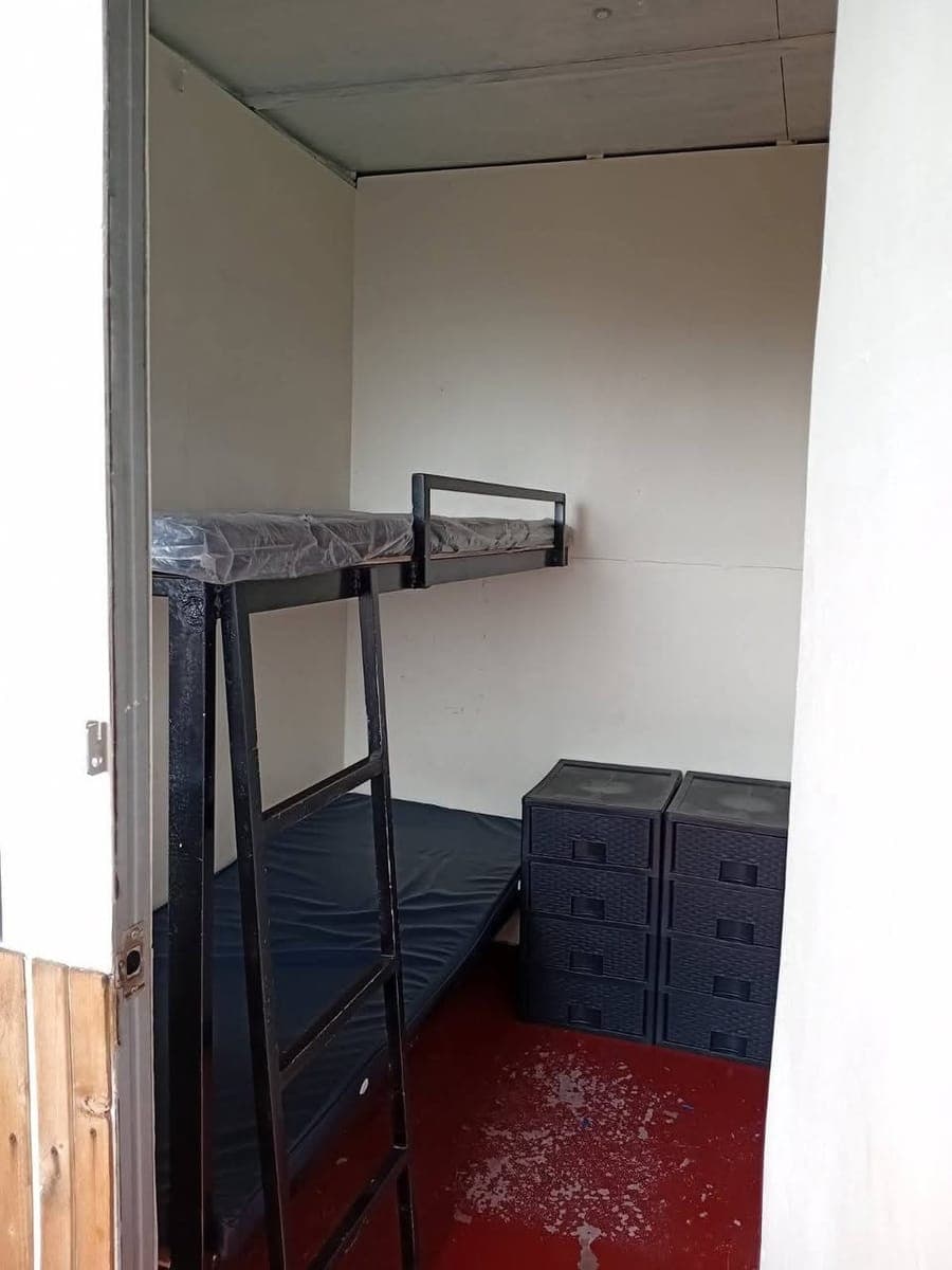 BEDSPACE FOR GIRLS - photo 4