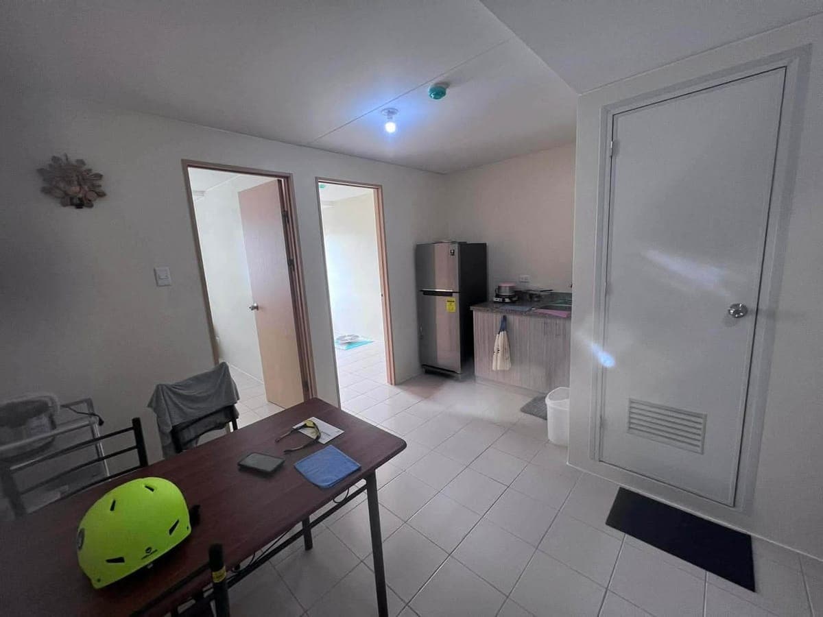 🏢Condo Unit for RENT – Semi- Furnished - photo 1