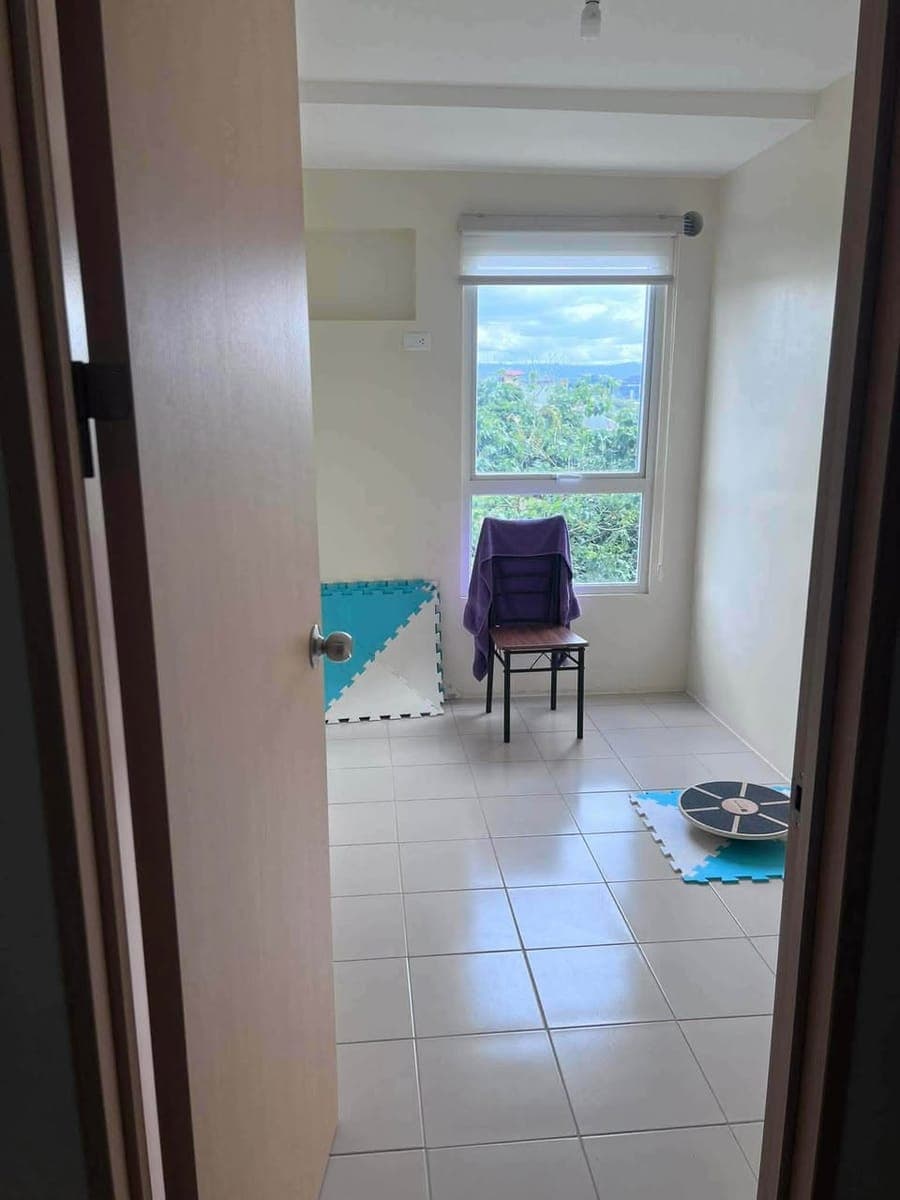 🏢Condo Unit for RENT – Semi- Furnished - photo 3