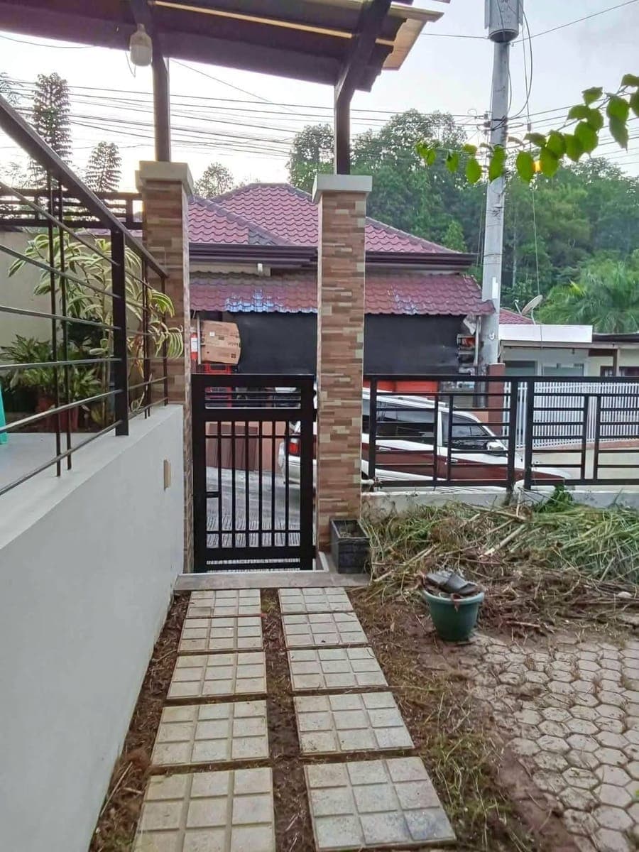 🍁 FULLY FENCED HOUSE — LONG TERM RENTAL 🍁 - photo 3
