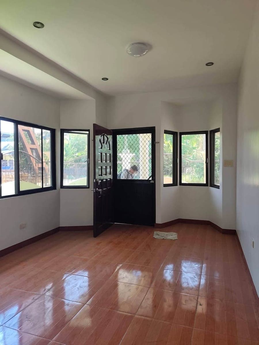 HOUSE FOR RENT ‼️ BARE UNIT ‼️ - photo 1