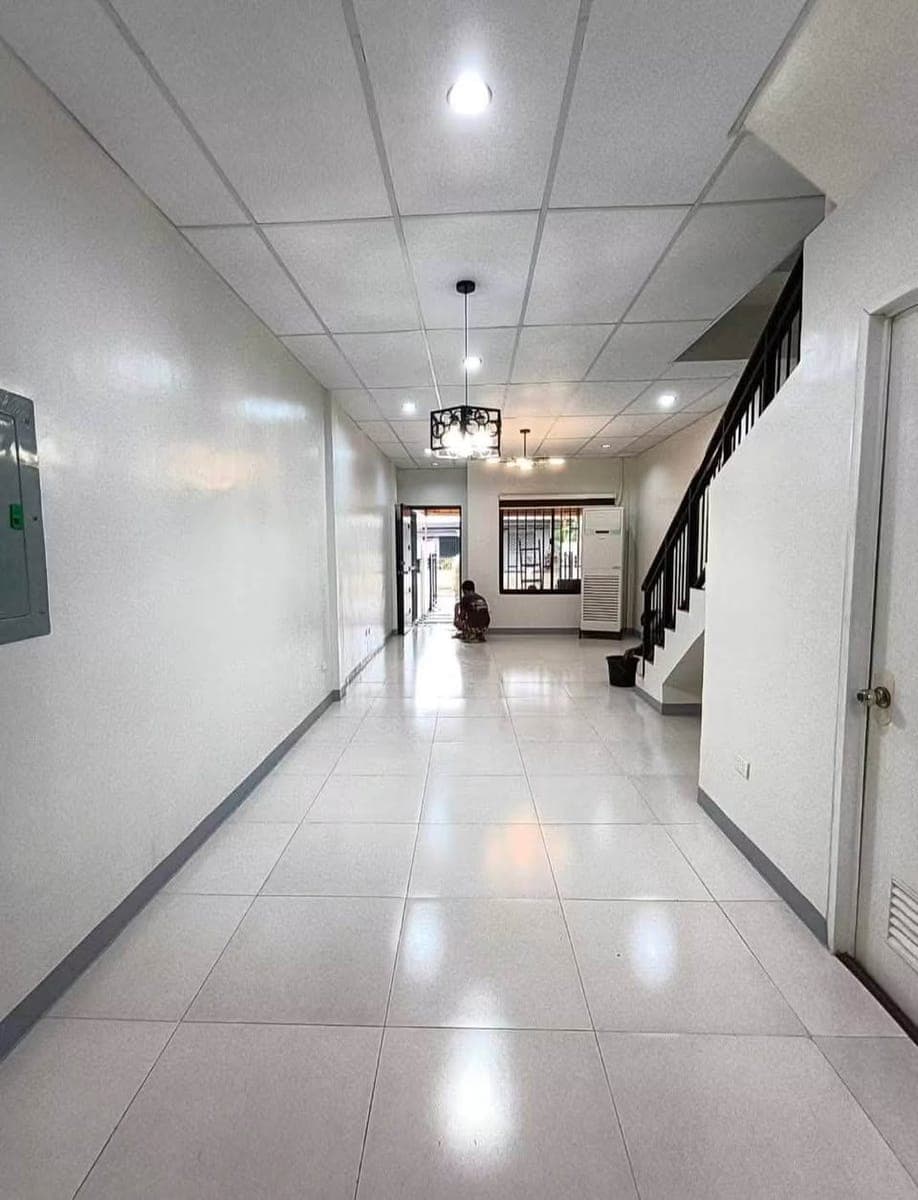 😍 2 Storey Townhouse For Rent 😍 - photo 2