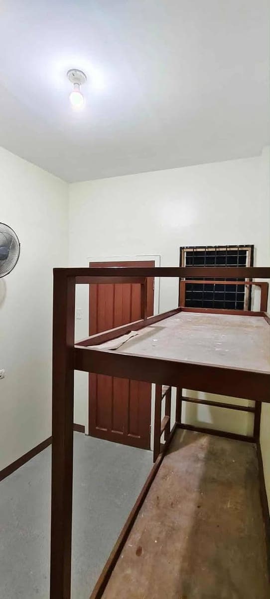 Looking for a living space? We have 1 room available now! - photo 3