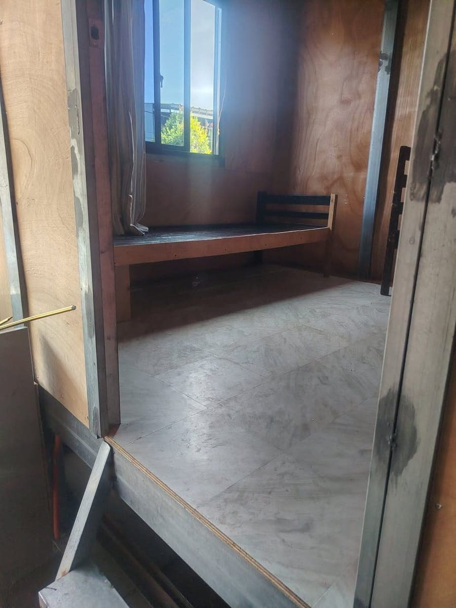 Good afternoon everyone naa ta bakanti room 2.5k and 3.5k - photo 2