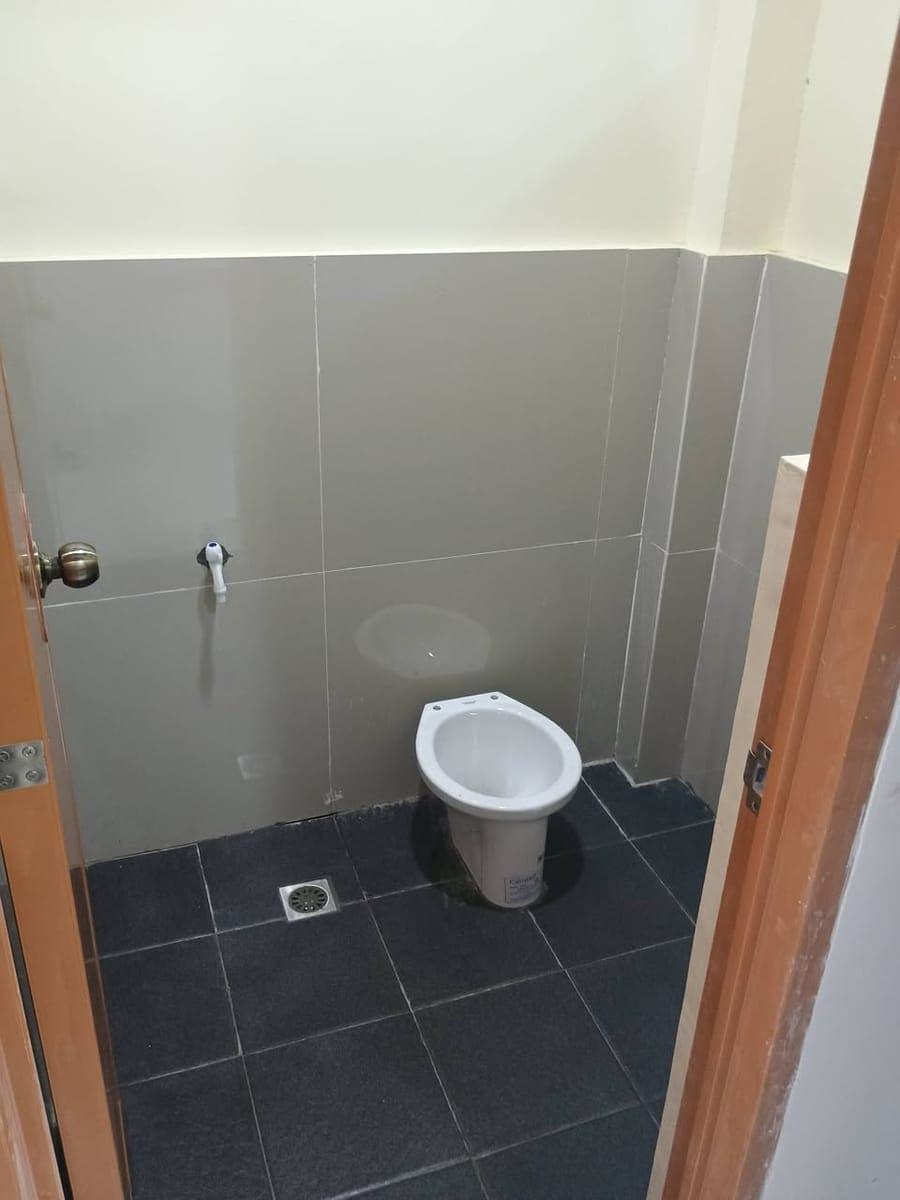🏠 ROOM FOR RENT AVAILABLE NOW! - photo 4