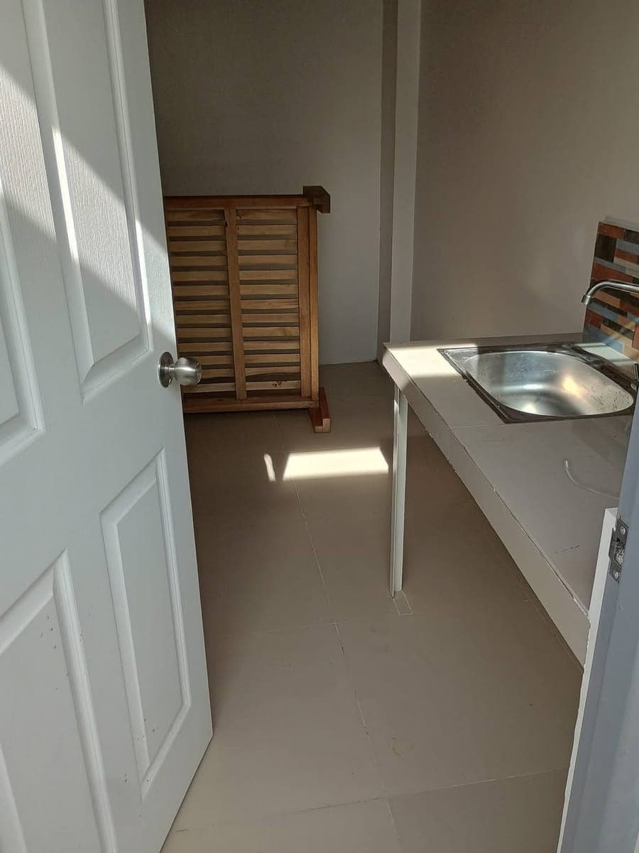 🏠 ROOM FOR RENT AVAILABLE NOW! - photo 5