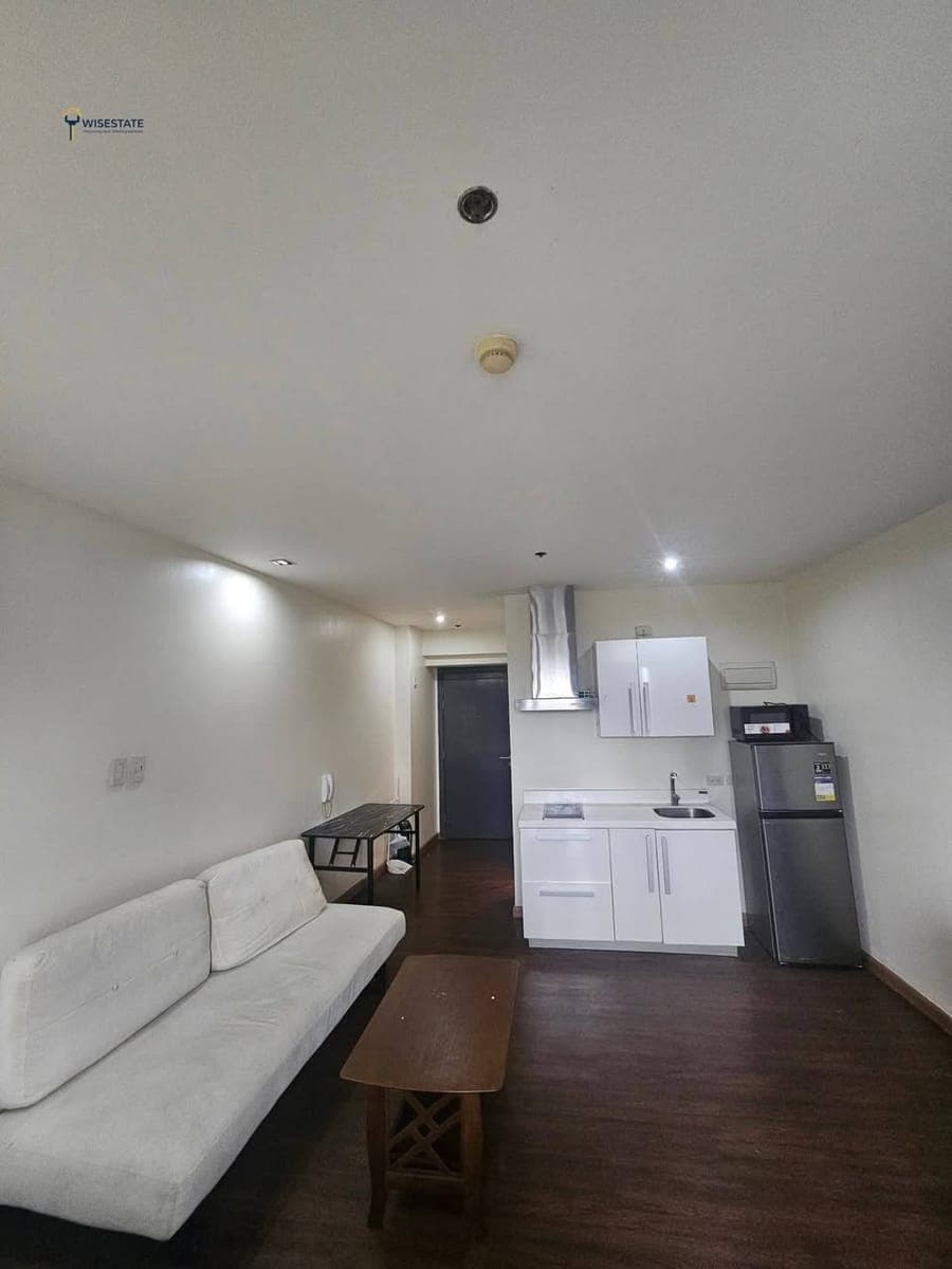 𝐅𝐎𝐑 𝐑𝐄𝐍𝐓 Studio with balcony Condo in KNIGHTSBRIDGE RESIDENCES - photo 2