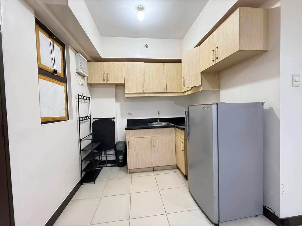ARISTA PLACE RESIDENCES – PALMARIS BUILDING - photo 3