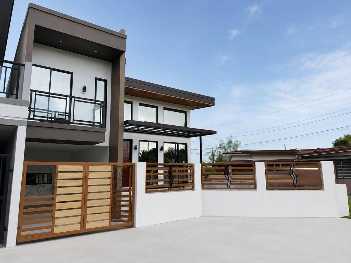 🏡✨ MODERN ELEVATED HOUSE!! - photo 1