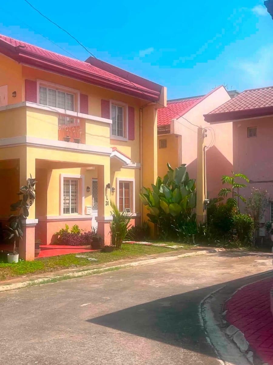 🏡 ₱18,500/MONTH — SEMI-FURNISHED HOUSE FOR RENT - photo 1