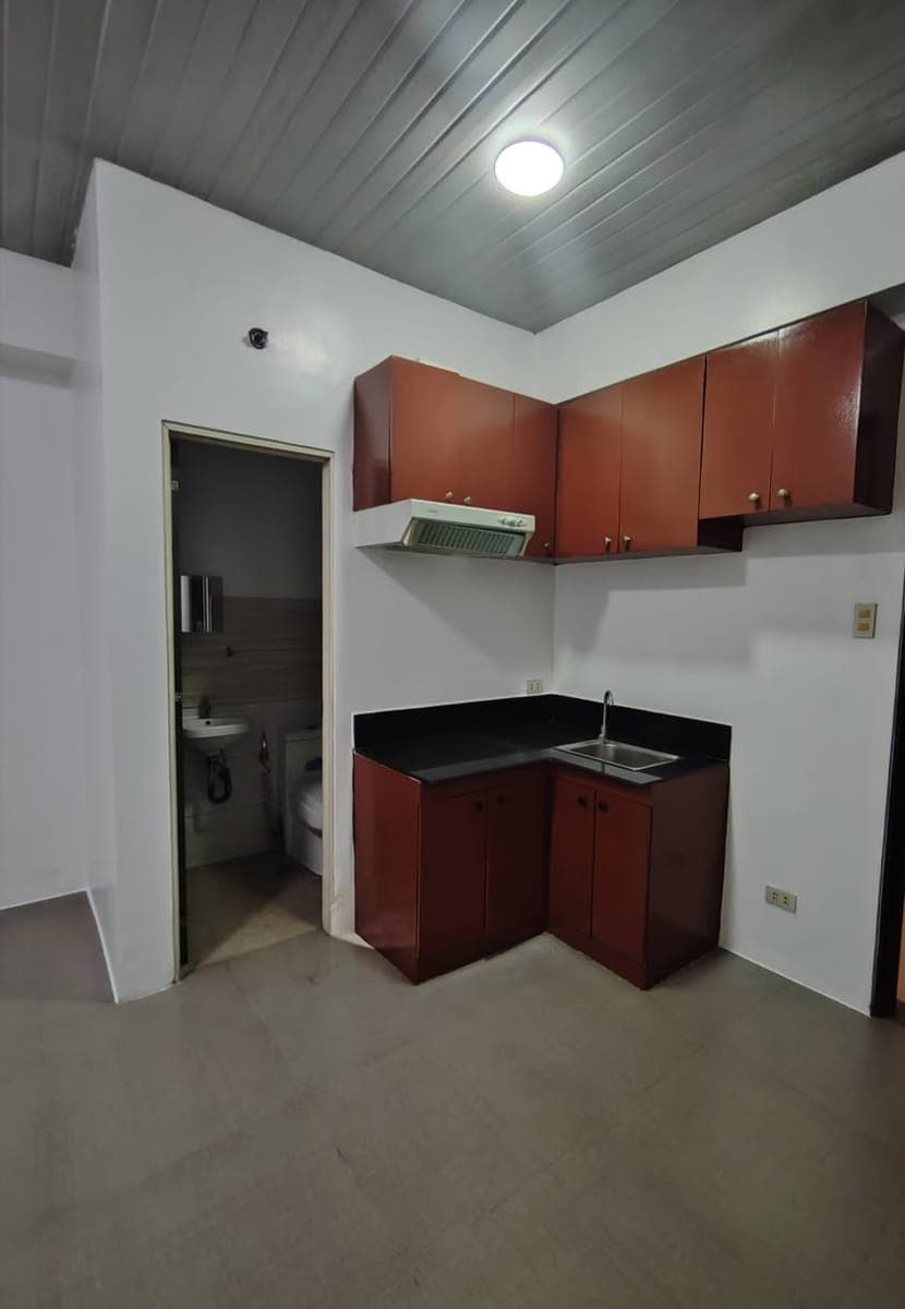 NEWLY RENOVATED UNIT🏡 in Manila ₱12,000/month - photo 2