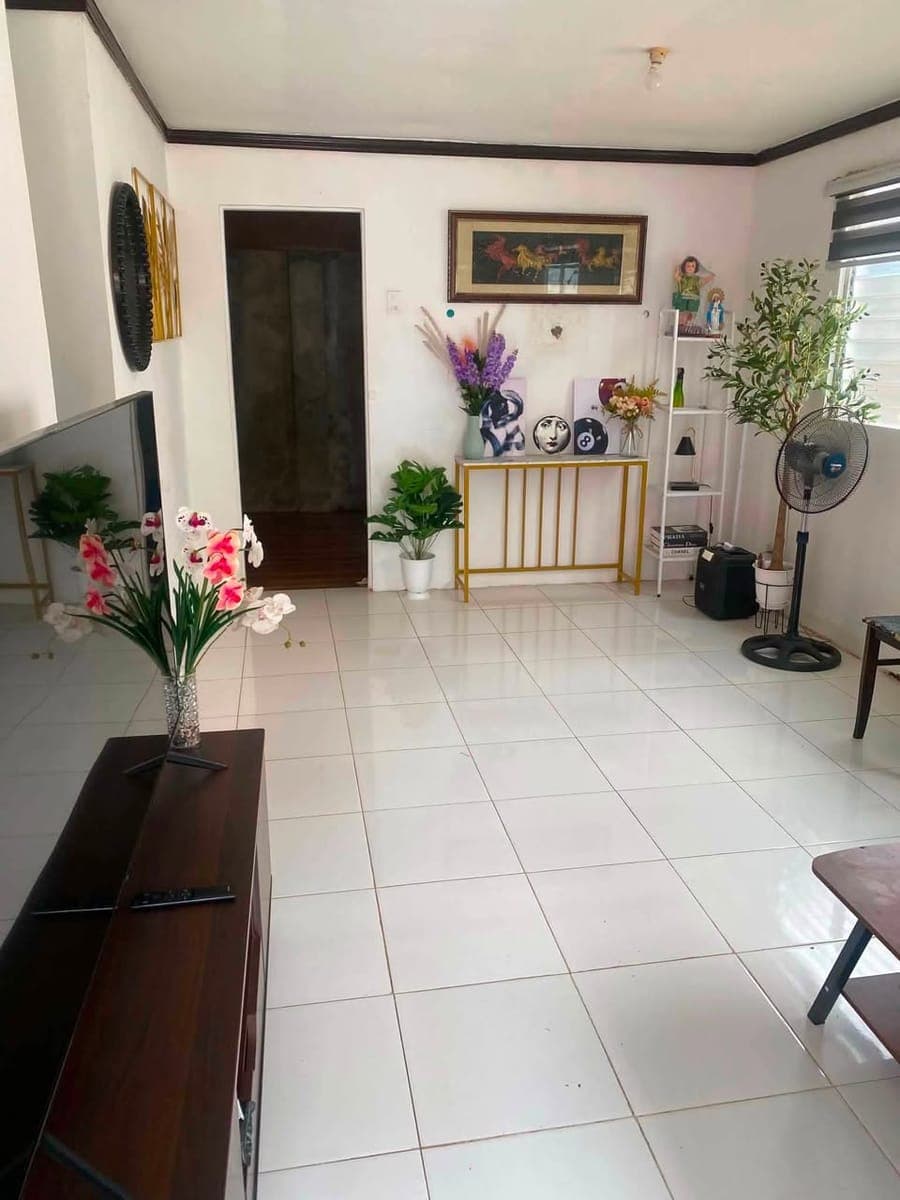 For rent bungalow unit with parking - photo 2