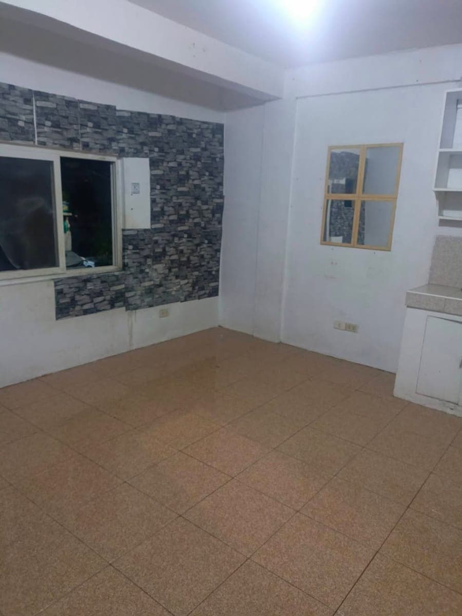 Room For Rent - photo 1
