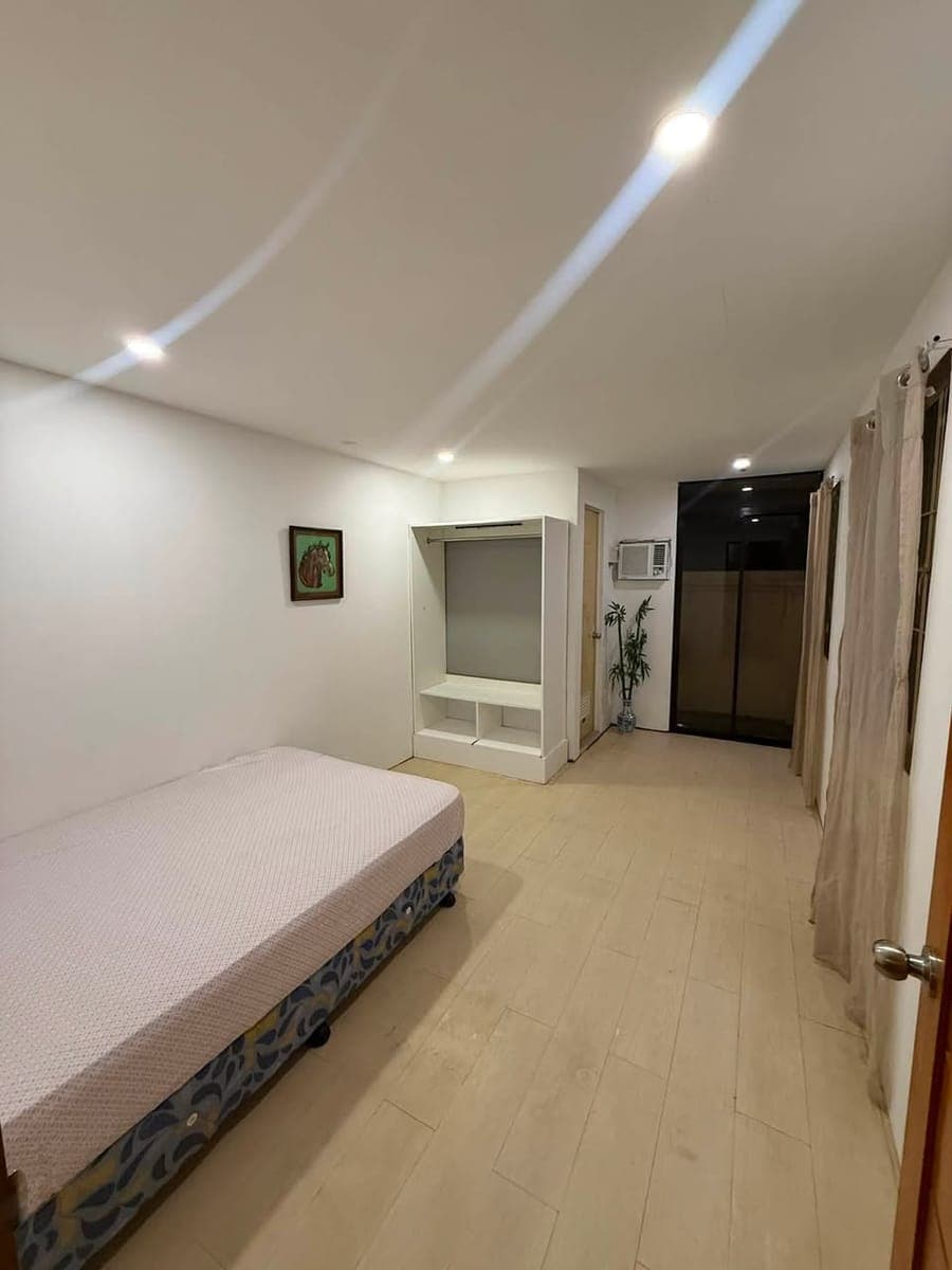 ROOM FOR RENT - photo 1