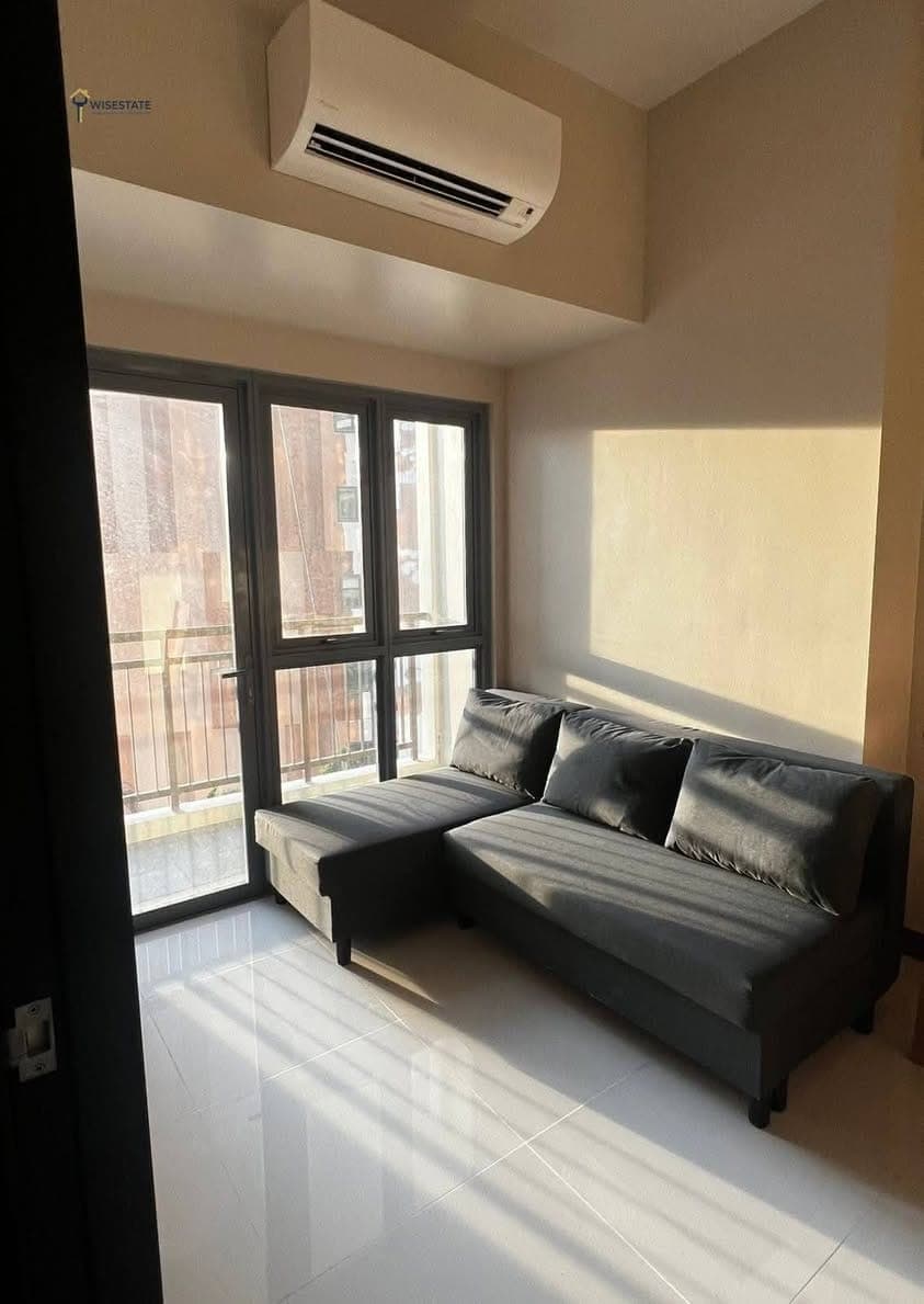 𝐅𝐎𝐑 𝐑𝐄𝐍𝐓 One Bedroom with balcony Condo in 18 Avenue De Triomphe. - photo 4