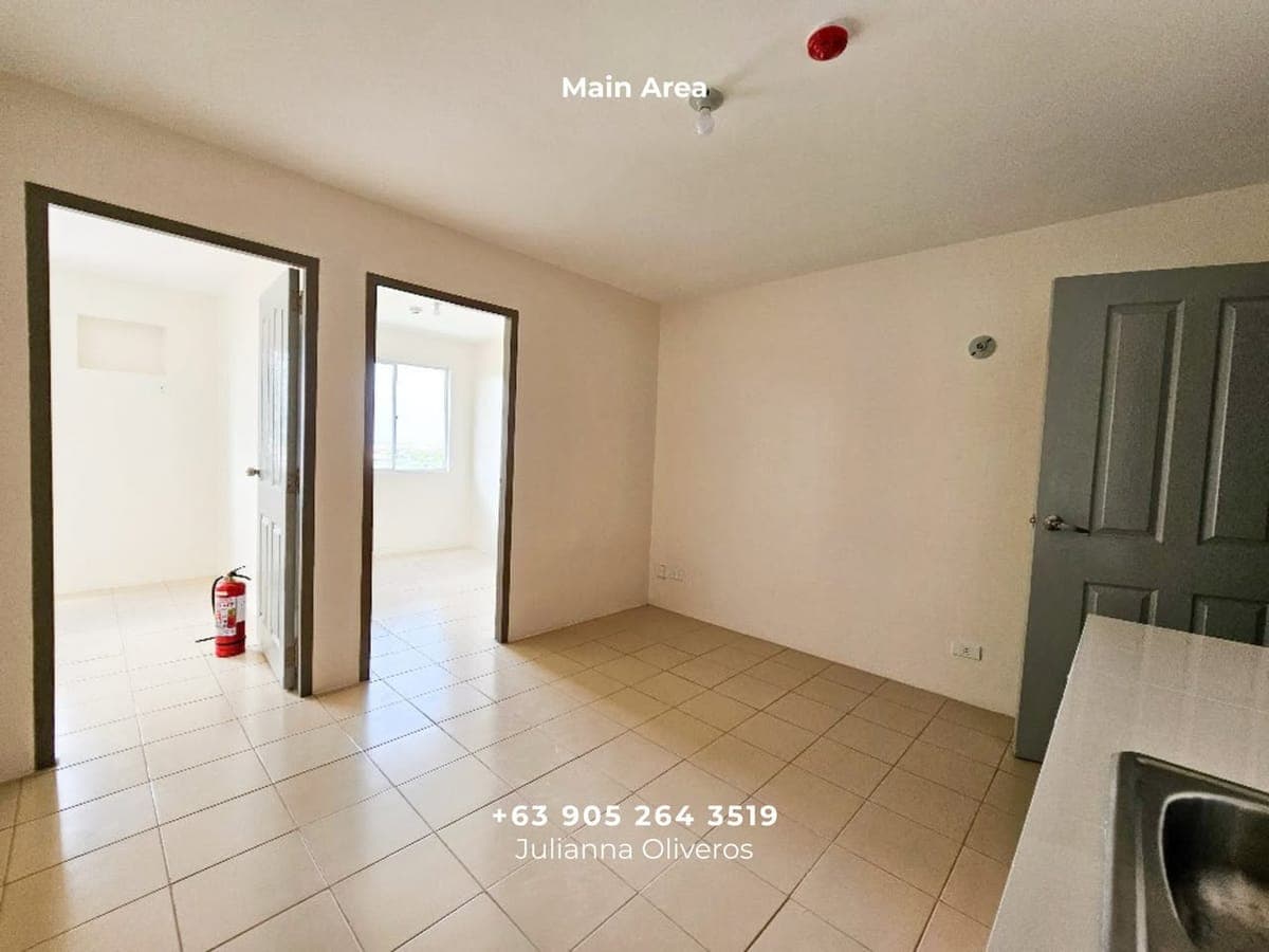 **₱16K 2-Bedroom Bare Unit for Rent in Karuhatan** - photo 1