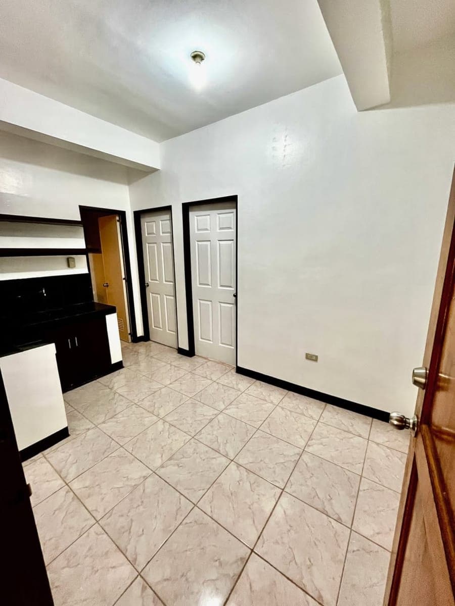 **2-bedroom unit for rent - Sampaloc, Manila** - photo 1