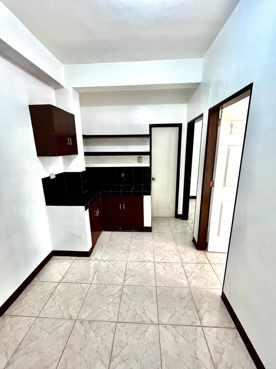 **2-bedroom unit for rent - Sampaloc, Manila** - photo 2