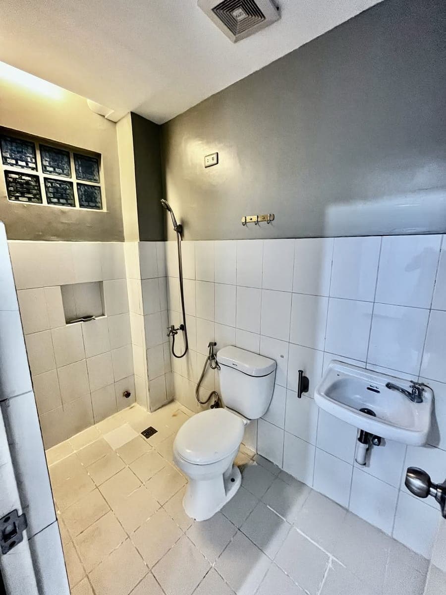 **2-bedroom unit for rent - Sampaloc, Manila** - photo 5