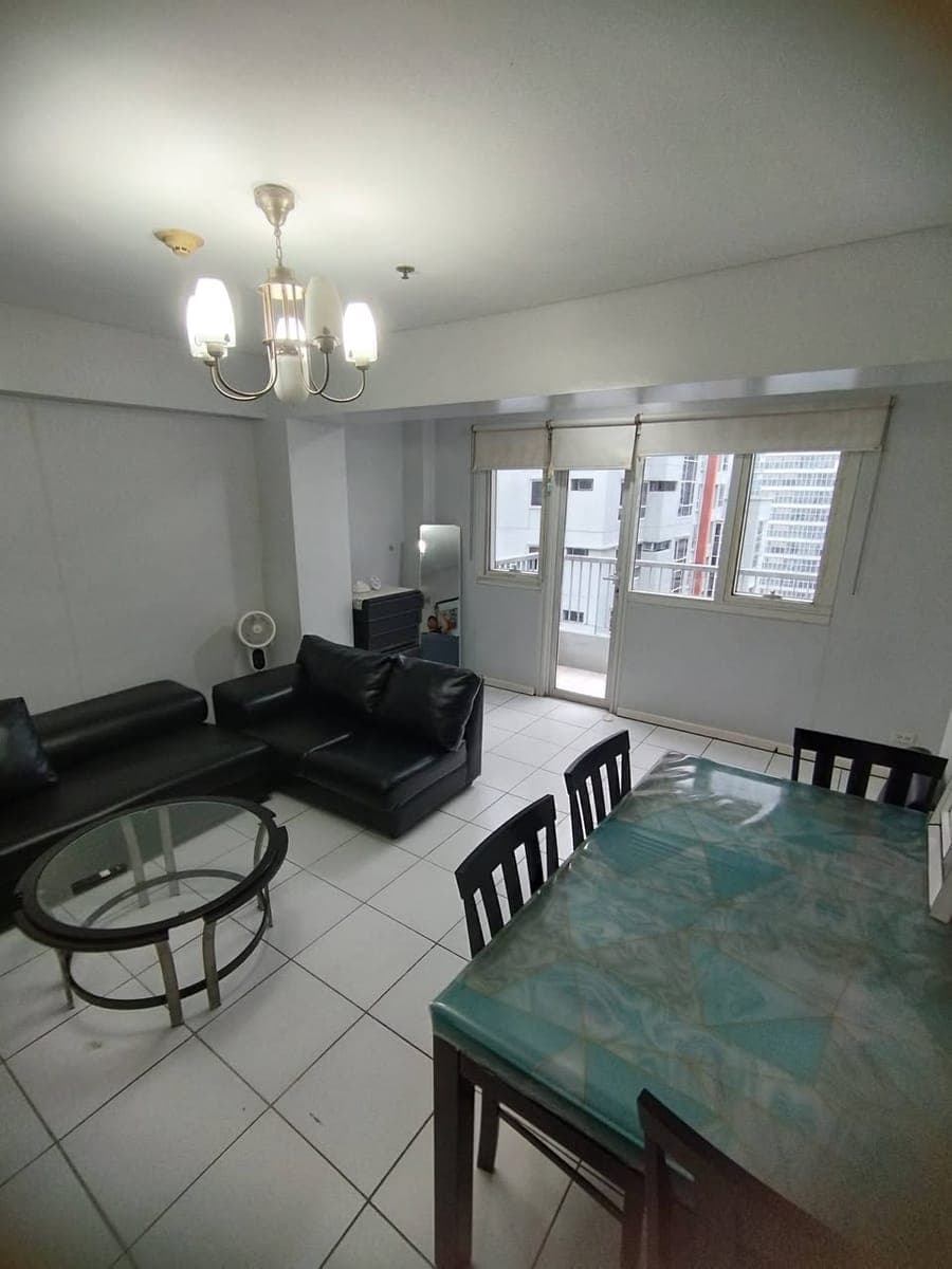 2bedroom Makati condo front of rcbc plaza Makati city - photo 3