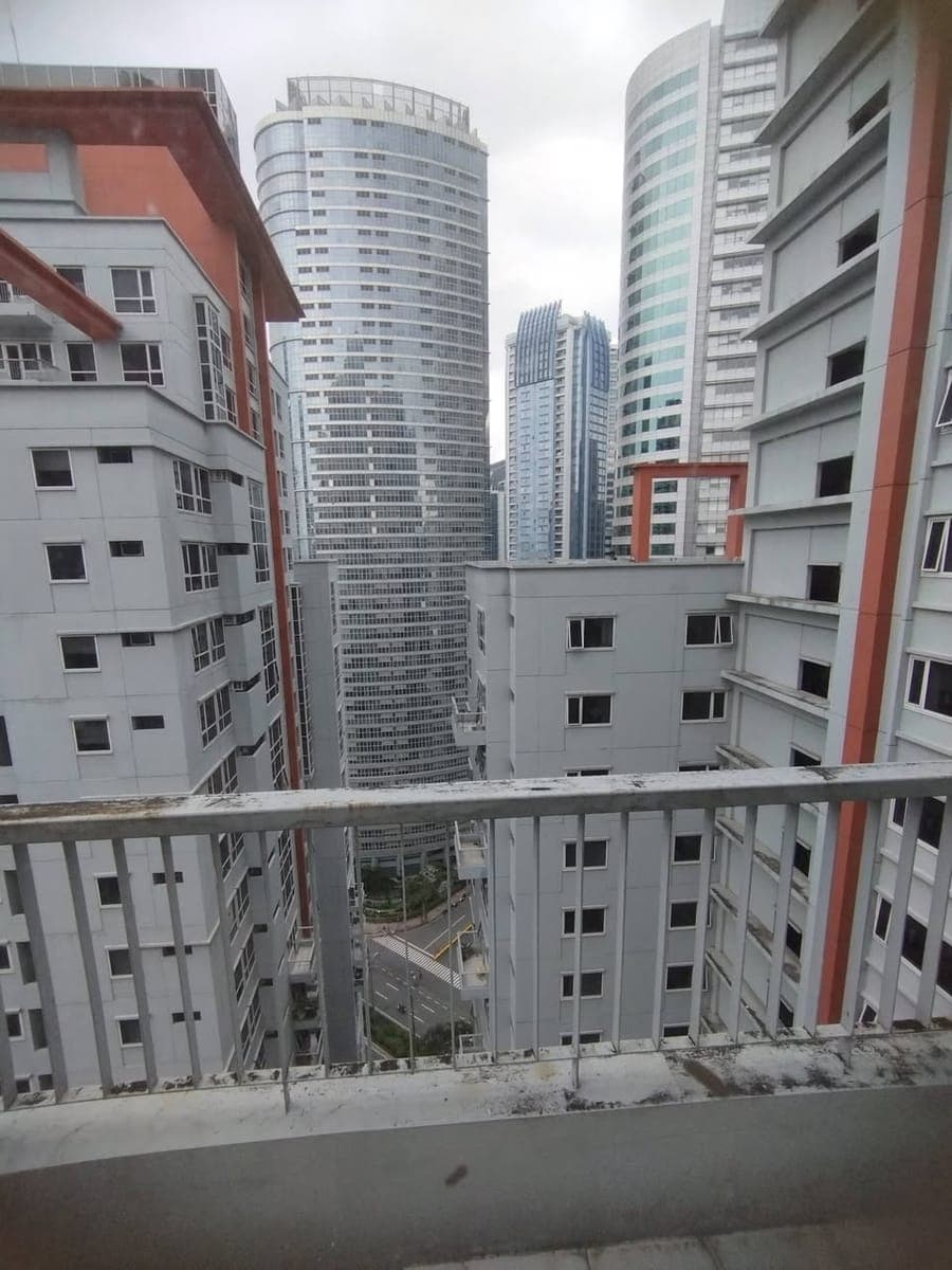 2bedroom Makati condo front of rcbc plaza Makati city - photo 5
