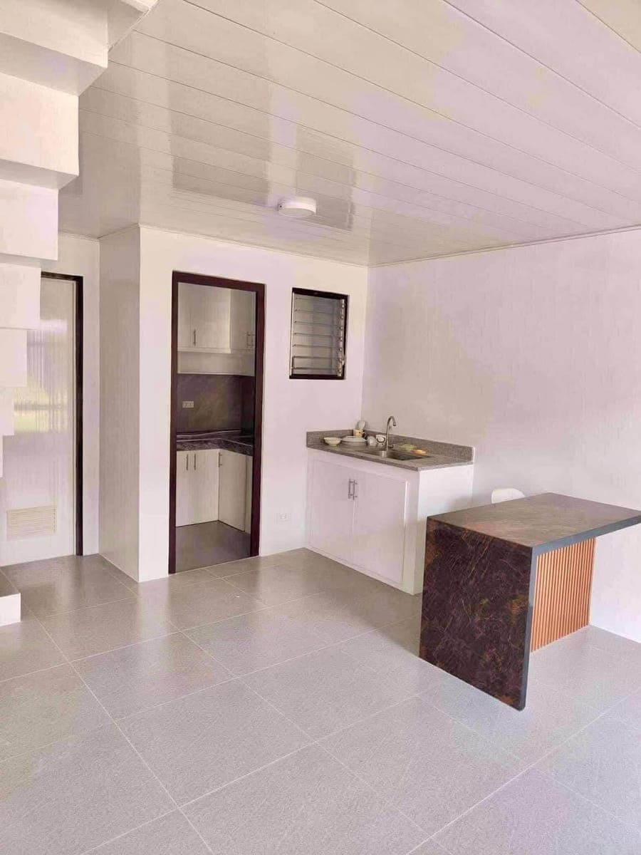 NEWLY RENOVATED 2-STOREY TOWNHOUSE FOR RENT ‼️💯 - photo 4