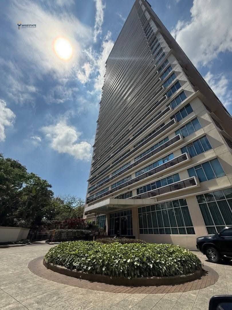 𝐅𝐎𝐑 𝐑𝐄𝐍𝐓 Spacious Studio Unit in FIFTH AVENUE PLACE. - photo 1