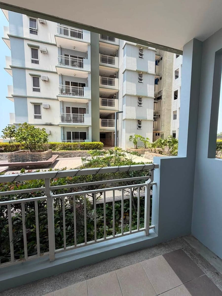 🏢 FOR RENT: 2-Bedroom Bare Condo with Parking – Verdon Parc, Davao City - photo 3