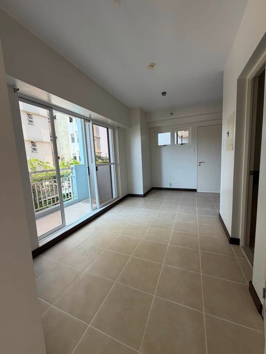 🏢 FOR RENT: 2-Bedroom Bare Condo with Parking – Verdon Parc, Davao City - photo 4