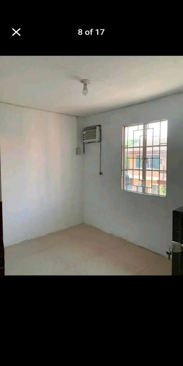 2 storey townhouse rent 2 room's 2 cr, gated street can park safe area guarded no baha. - photo 4