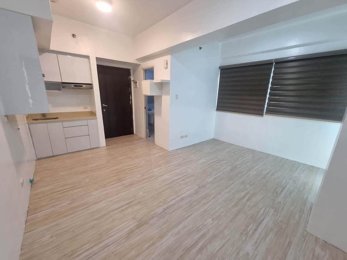 CONDO UNIT FOR RENT ‼️ - photo 1