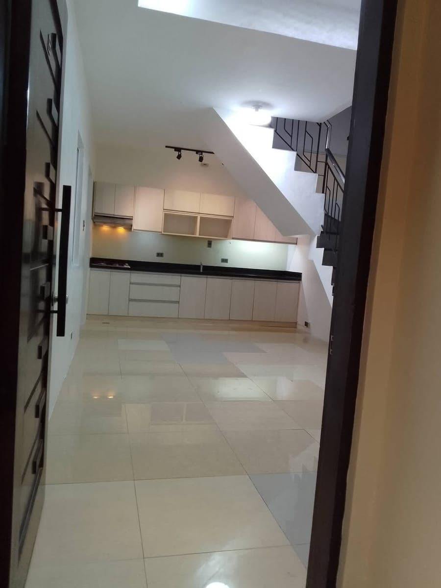 Townhouse for rent - photo 1