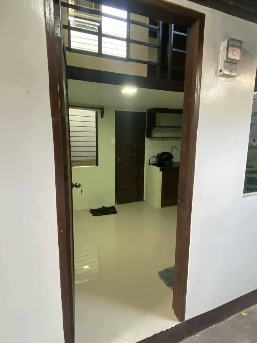 🔥UP FOR RENT 1 BED 1 BATH LOFT TYPE APARTMENT SITUATED IN CROSSING ULAS - photo 1