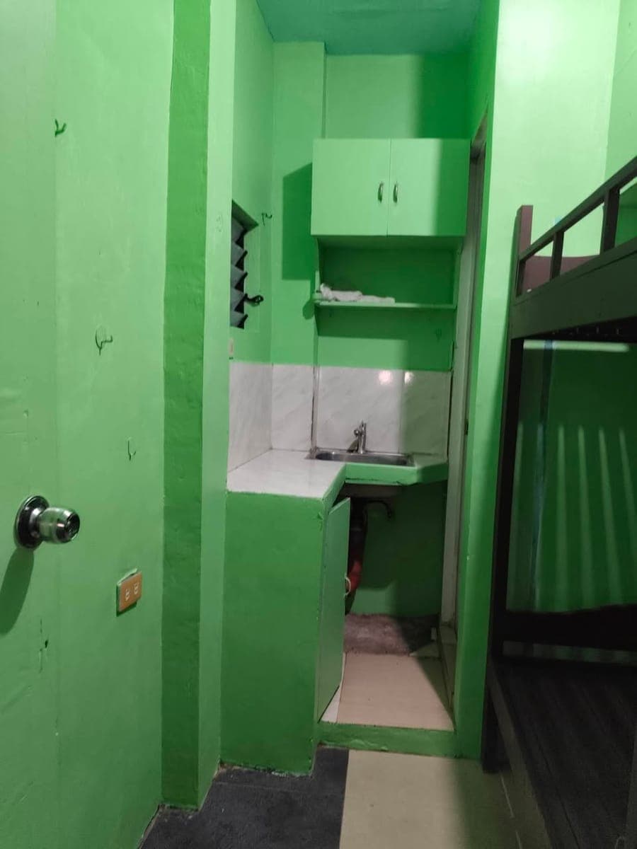 Room for Rent with own cr, sink & lone meter near SM Lanang, Assumption School & Holy Cross of Agdao. - photo 1