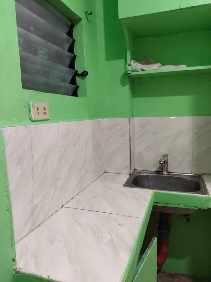Room for Rent with own cr, sink & lone meter near SM Lanang, Assumption School & Holy Cross of Agdao. - photo 4