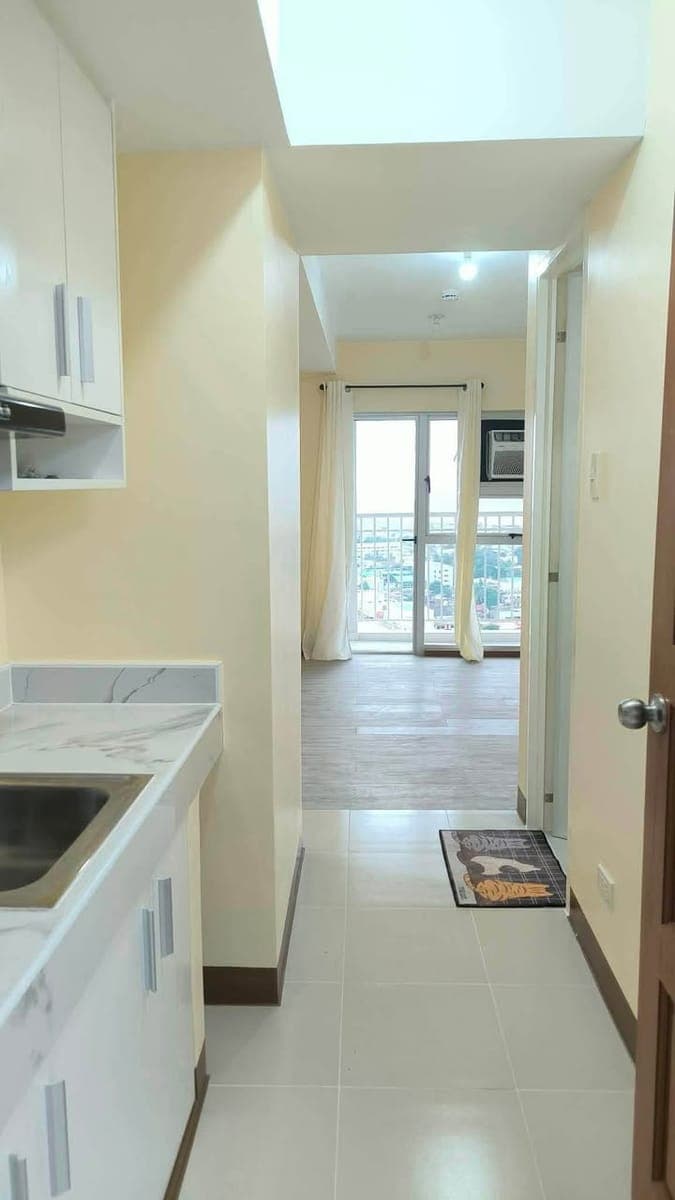 🏙️ FOR RENT: Studio Unit with Balcony & Samal Island View - photo 4