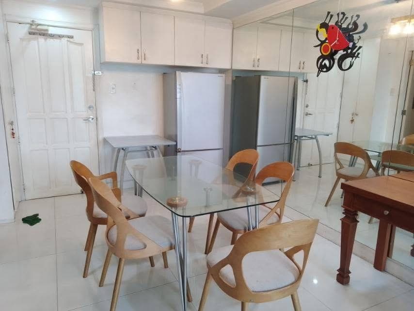 Fully Furnished 2 br condo unit in P Guevarra near Santolan Town Plaza - photo 1