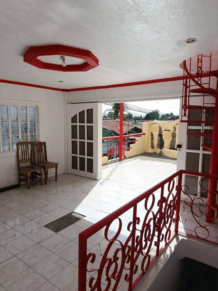 🏡 3 Storey House for Rent ‼️ - photo 1