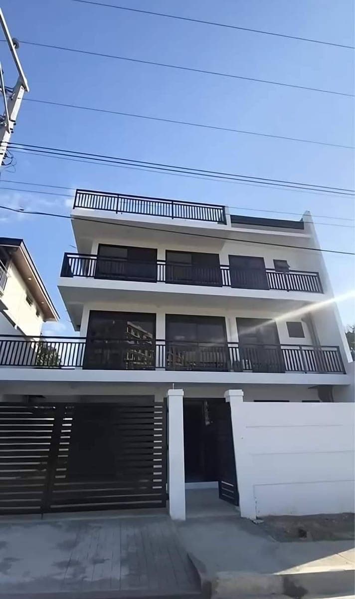 ROOM FOR RENT NEAR JOSE MARIA COLLEGE AND LPU-DAVAO, GOOD FOR 3 STUDENTS - photo 1