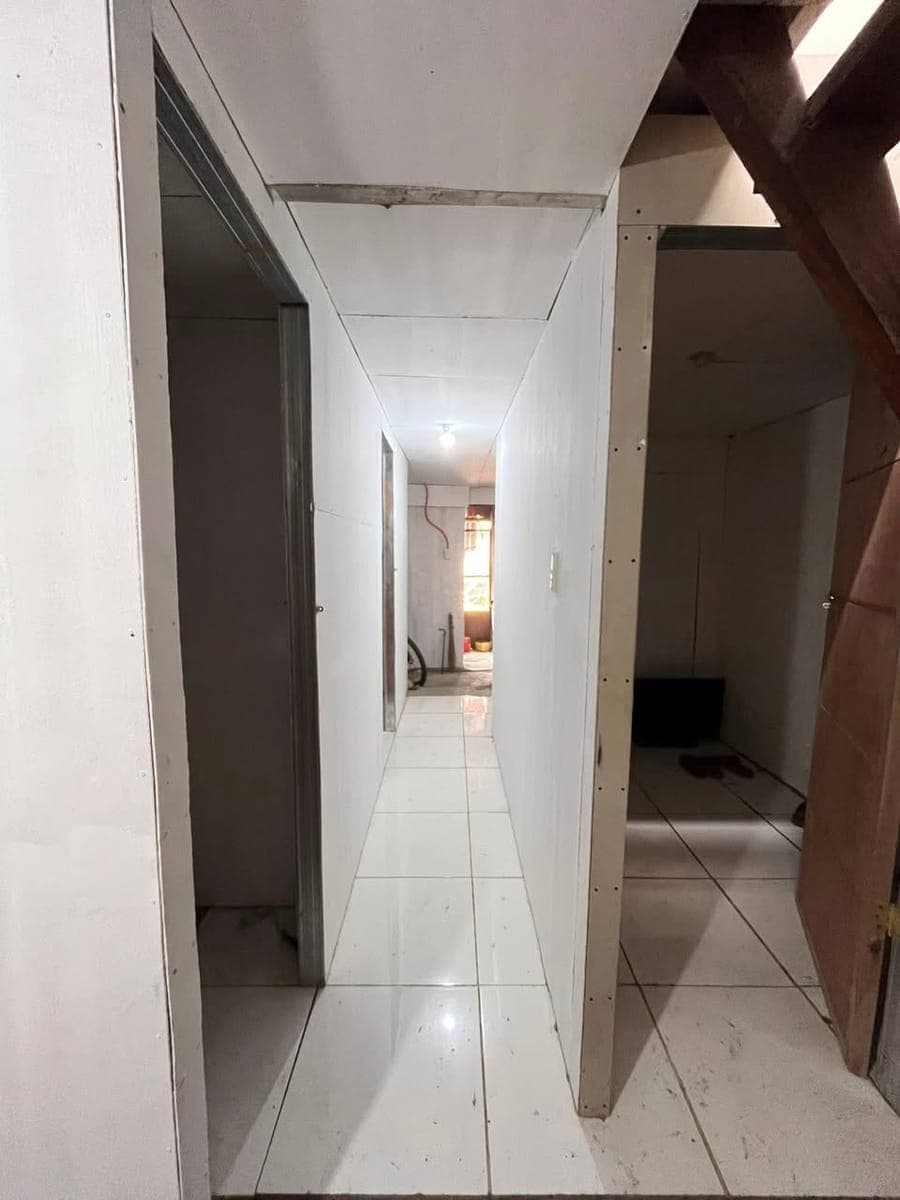 LOOKING FOR AFFORDABLE NA ROOM? AVAILABLE  BOARDING HOUSE DOWNTOWN‼️ - photo 1