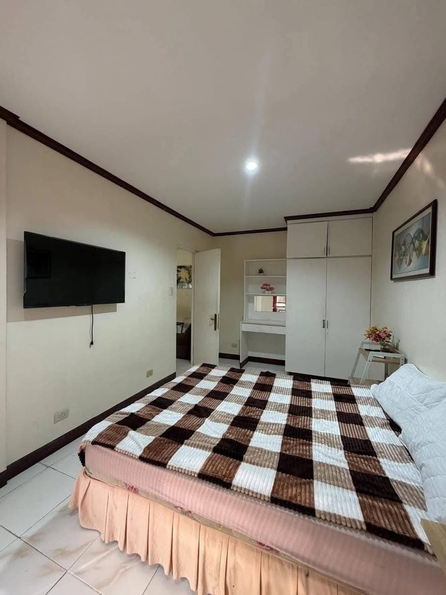 FULLY FURNISHED 3-BEDROOM APARTMENT FOR RENT - photo 4