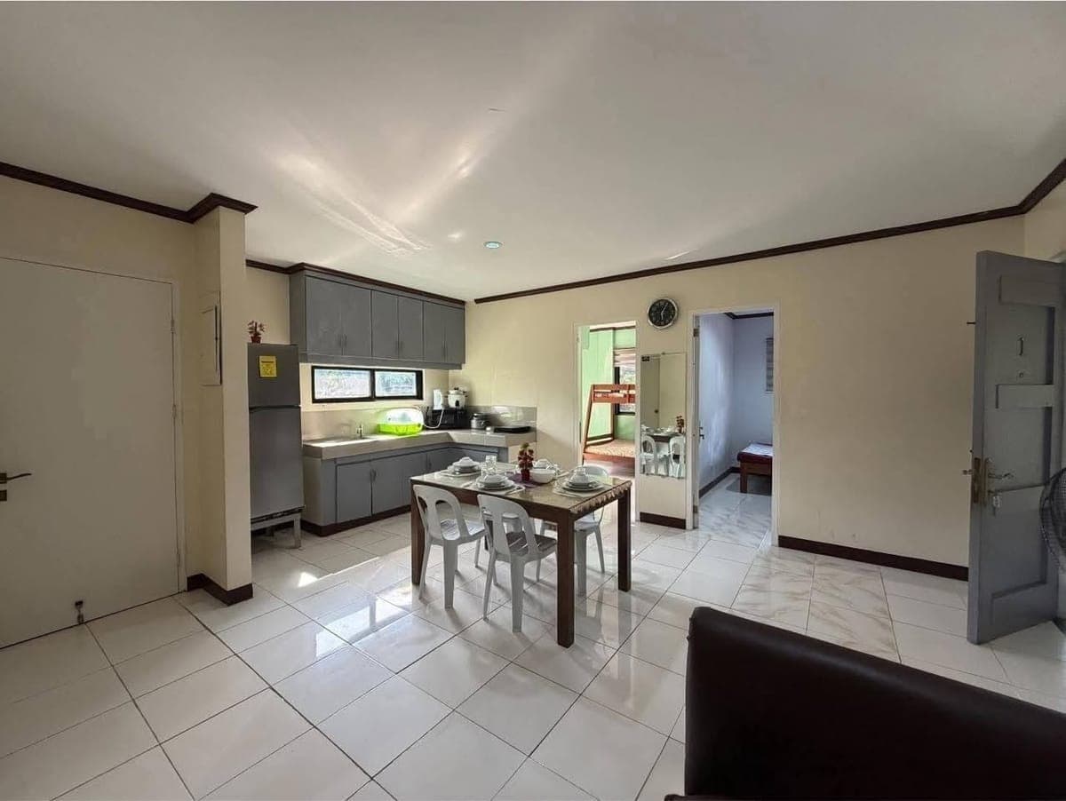 🏡BUHANGIN FULLY FURNISHED‼️ 3-BEDROOM APARTMENT FOR RENT - photo 2