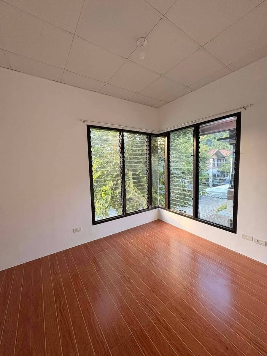 Direct Listing ‼️ - photo 5