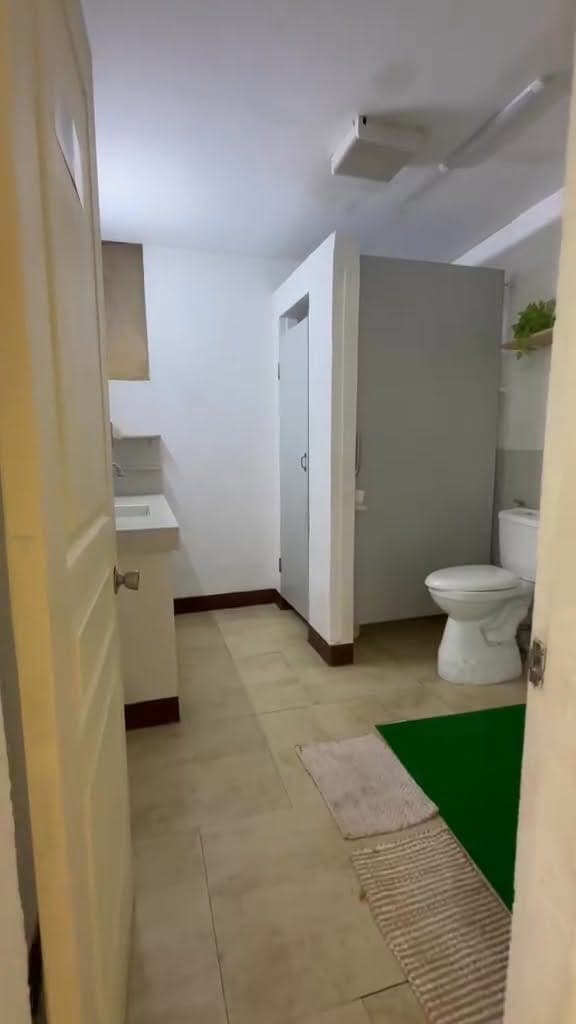 Spacious studio available now in Bangkal. Walking distance to Ateneo SHS. - photo 3