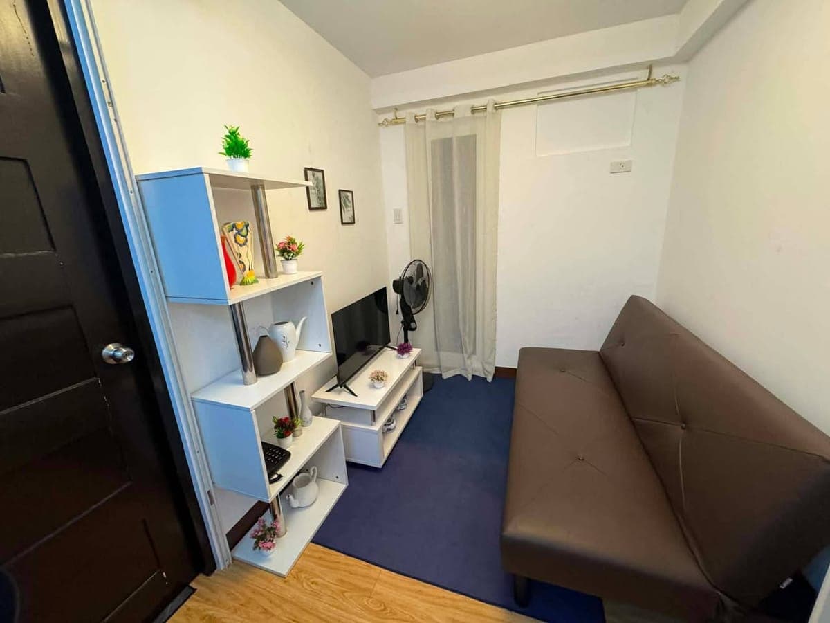 AVAILABLE AREZZO LANANG AREA 1BR 18K INCLUDE ASSOC FEES 1YEAR TO RENT!!😊 - photo 1